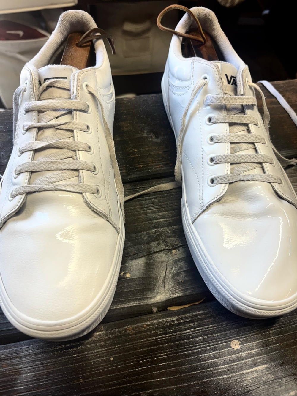 Vans Men's White Low-Top Leather Sneakers with Subtle Gray Accents